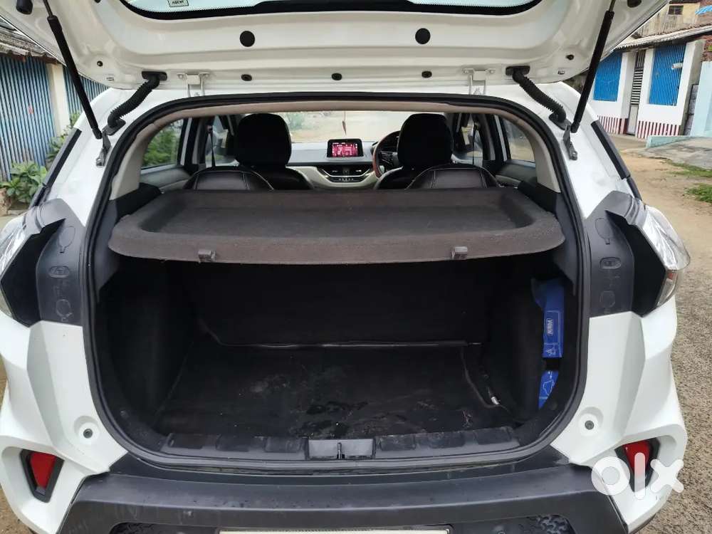 Tata Nexon 1.2 Turbo Xz Petrol 2022, Single Owner, 42000km