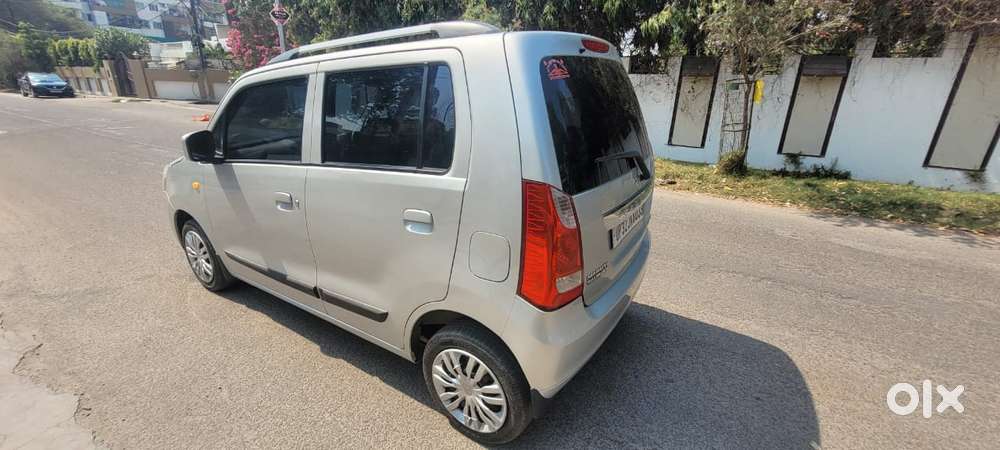 Maruti Suzuki Wagon R Vxi Amt1.2, 2017, Petrol