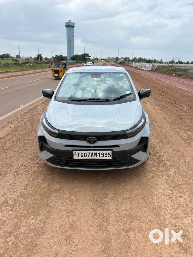 Tata Altroz Creative Petrol Manual 2025