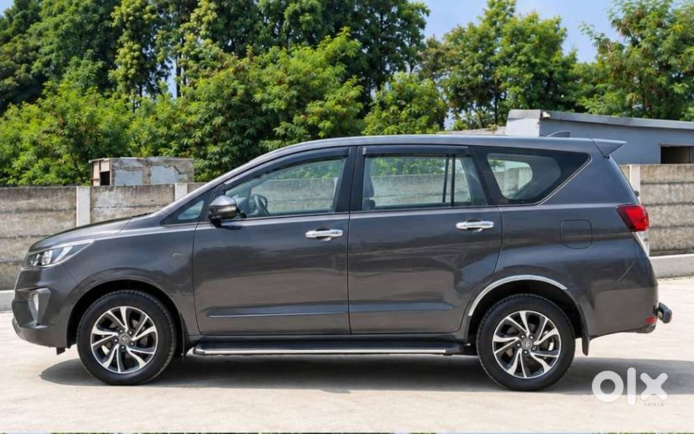 Toyota Innova Crysta 2.4 G Mt 8s, 2022, Diesel
