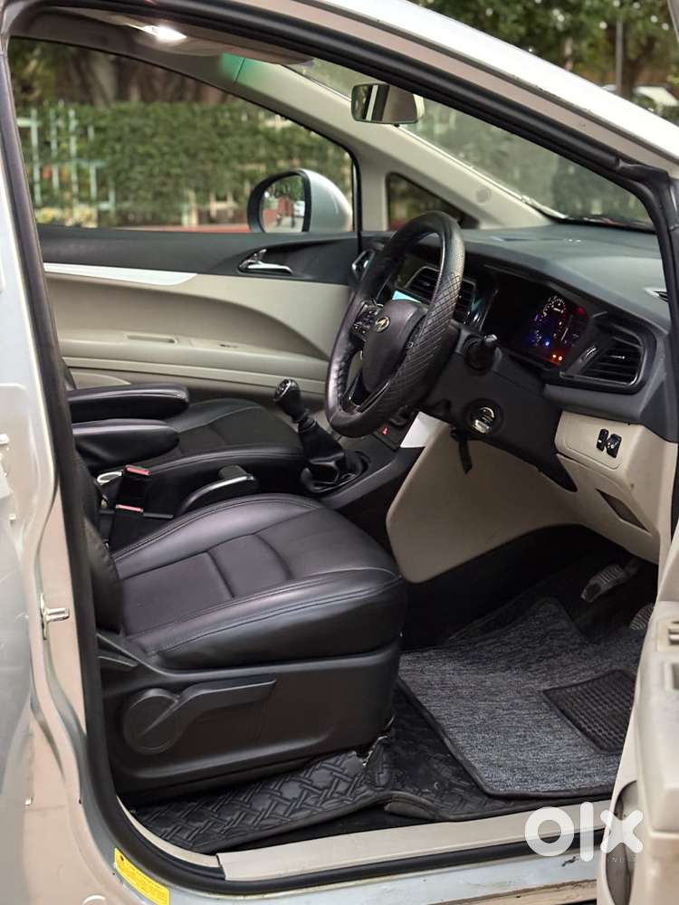 Mahindra Marazzo M6, 2018, Diesel