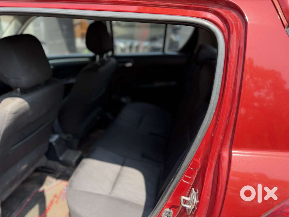 Maruti Suzuki Swift Vxi + Manual, 2013, Petrol