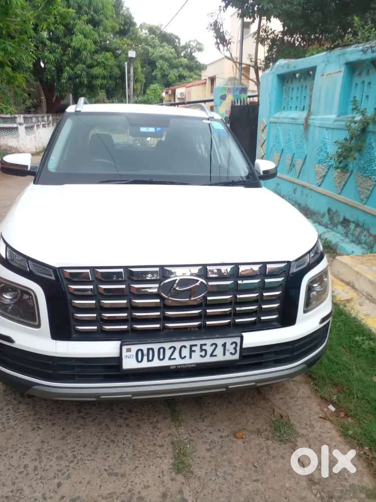 Hyundai Venue 2023 Petrol Well Maintained