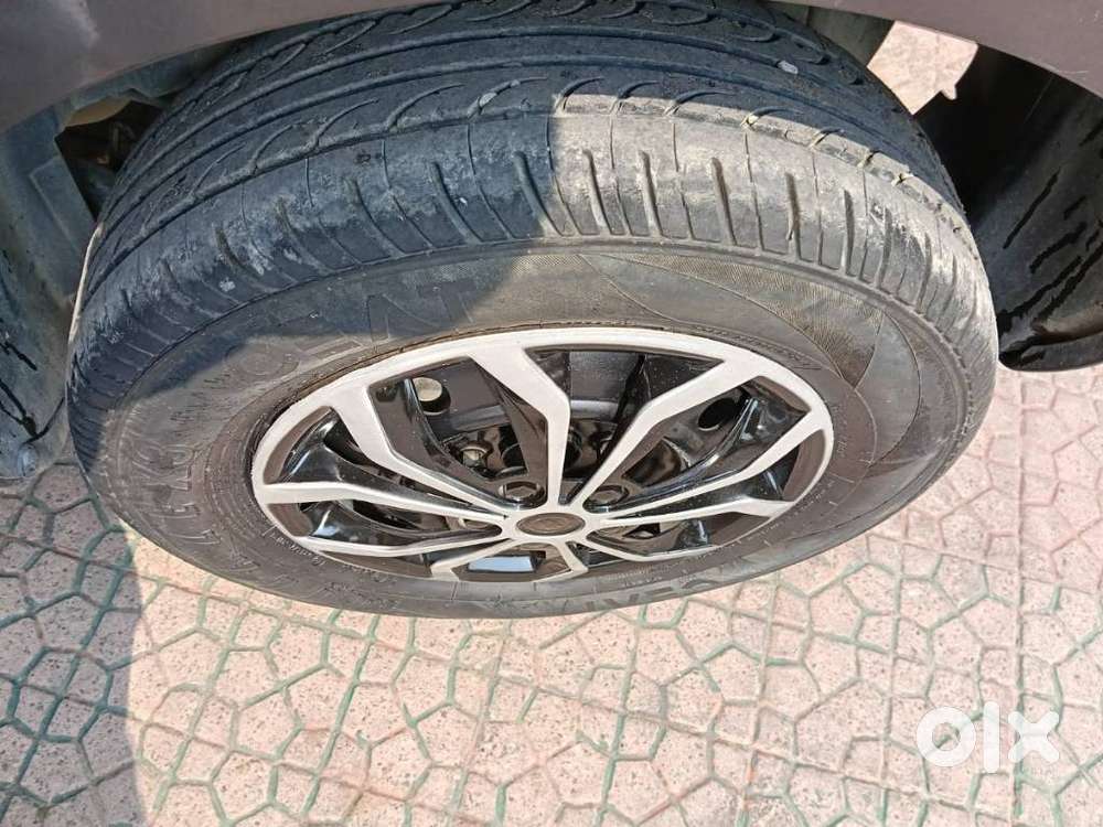 Maruti Suzuki Swift Vxi + Manual, 2017, Petrol