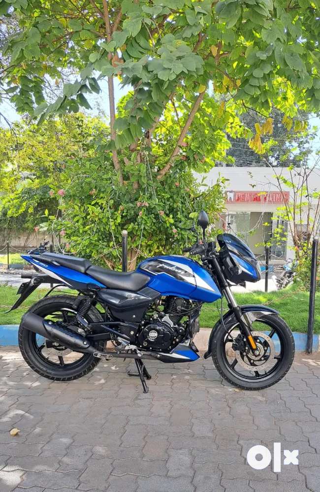 Pulsar 150 store matte blue