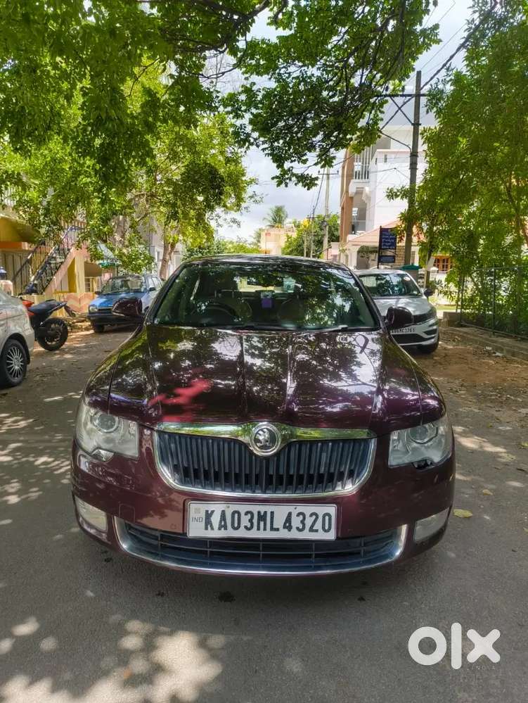 Skoda Superb 2009 Petrol 119000 Km Driven