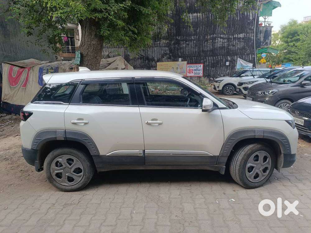 Maruti Suzuki Brezza 1.5 Lxi Smart Hybrid, 2024, Petrol