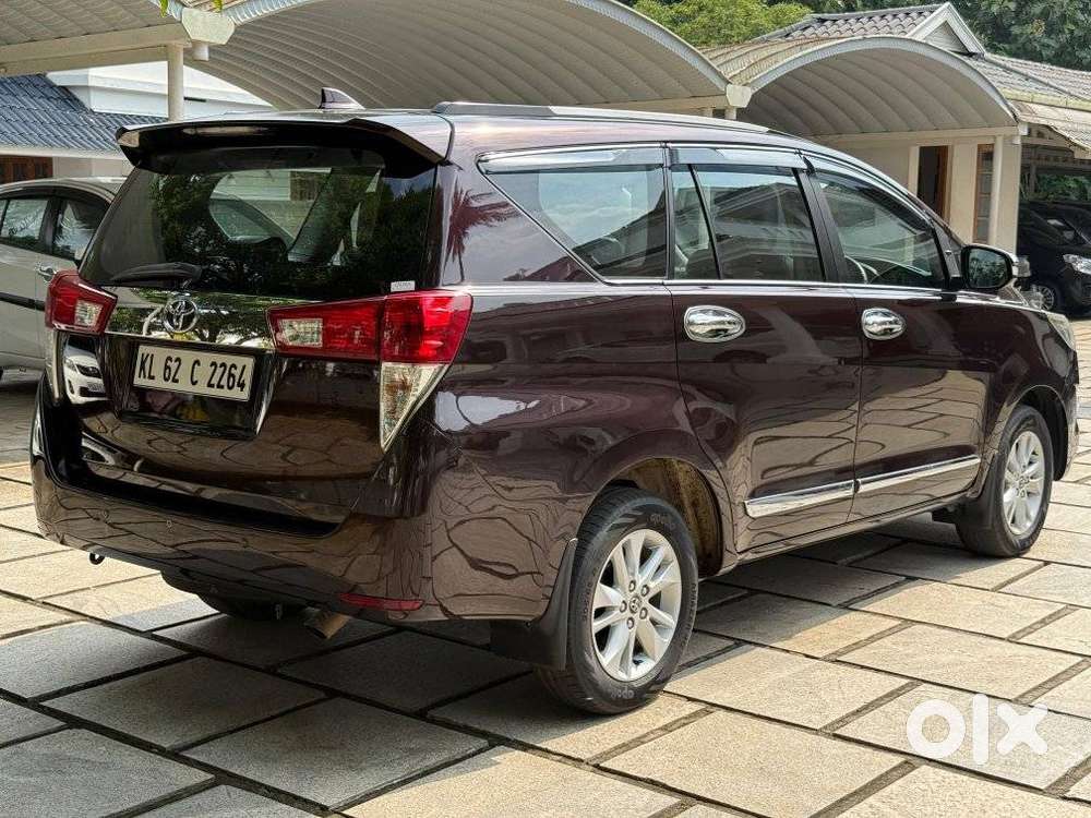 Toyota Innova Crysta 2.4 G Mt 8s, 2016, Diesel