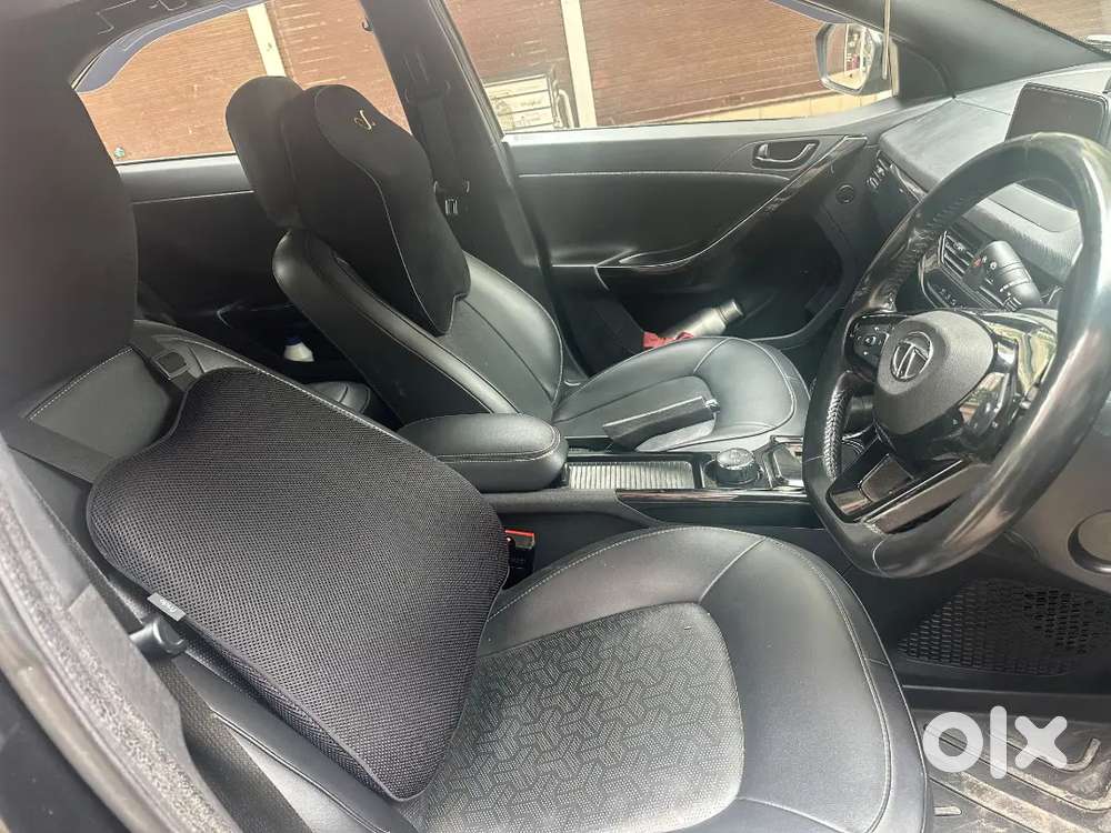 Tata Nexon Xza+ Premium Dark Edition  2023  Petrol  Automatic  Top