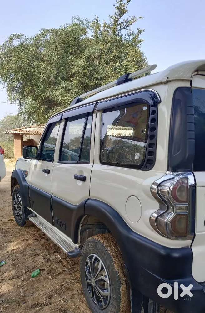 Mahindra Scorpio 2017 Diesel 125000 Km Driven