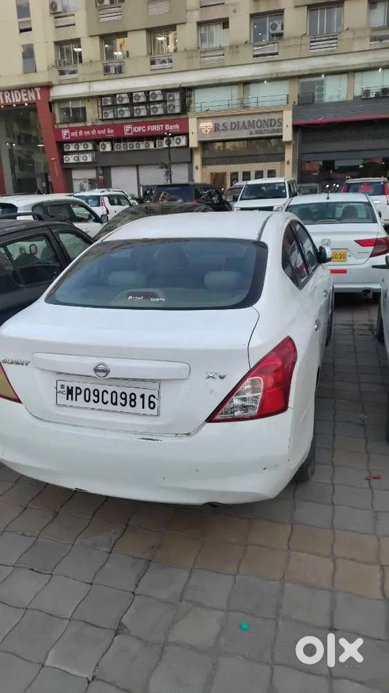 Nissan Sunny 2015