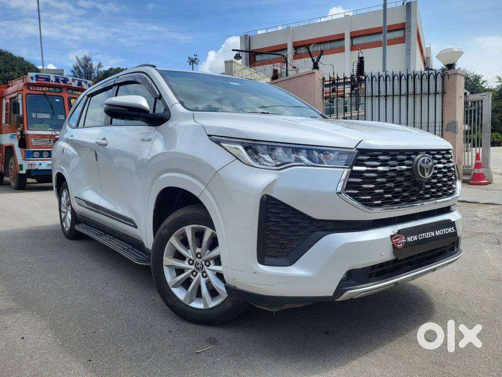 Toyota Innova Hycross 2.0 Vx Hybrid 8 Str, 2023, Petrol