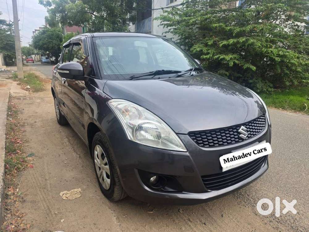Maruti Suzuki Swift Vxi + Manual, 2017, Petrol