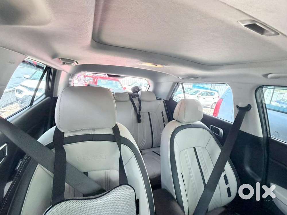 Hyundai Venue 2025 Petrol Well Maintained