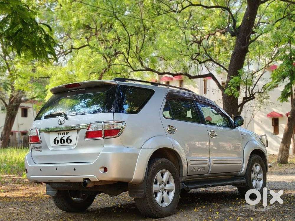 Toyota Fortuner 3.0 4x4 Manual, 2011, Diesel