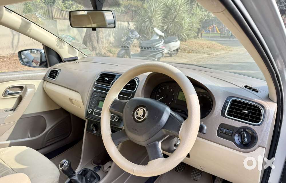 Skoda Rapid 1.6 Mpi Ambition, 2013, Petrol