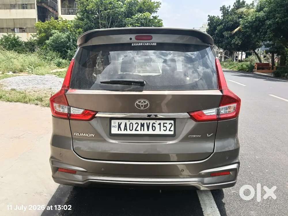 Toyota Rumion (ertiga ) V  Cvt At 2024 Top End