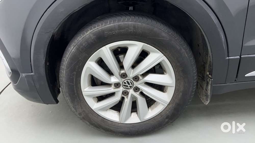 Volkswagen Taigun 1.0 Tsi Highline At, 2022, Petrol