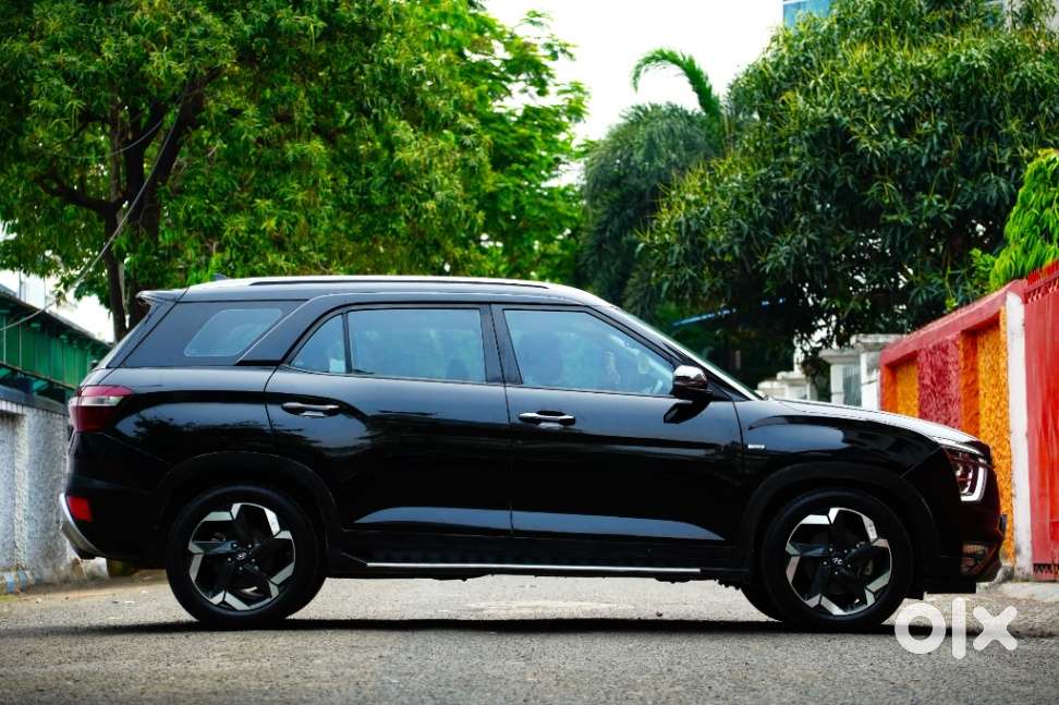 Hyundai Alcazar 2.0 Signature (o) Petrol At 7 Str, 2023, Petrol