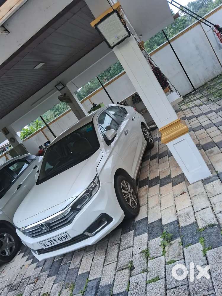 Honda Amaze 2024 Petrol 5000 Km Driven Show Room Condtion  Number