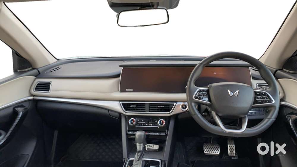 Mahindra Xuv700 2.0 Ax 7 Petrol At Luxury Pack Str, 2023, Petrol