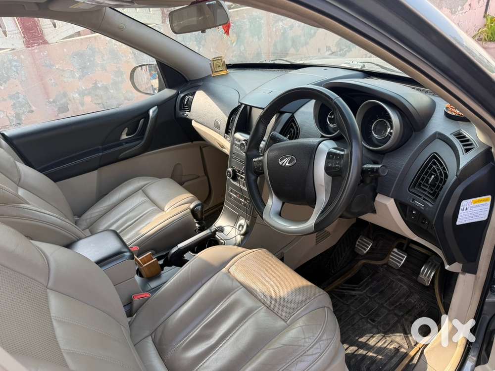 Mahindra Xuv500 2016 Diesel Permium Condtion Company Service Record