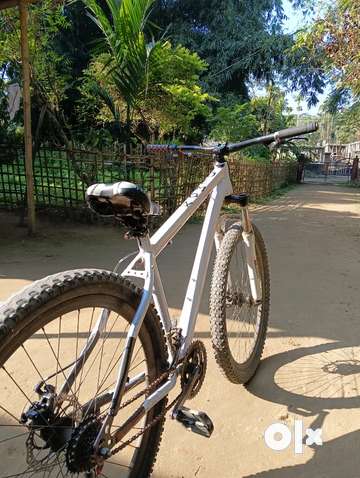Model United27.5 .Dirt jump frame.I sell my mtb because I need new mtb