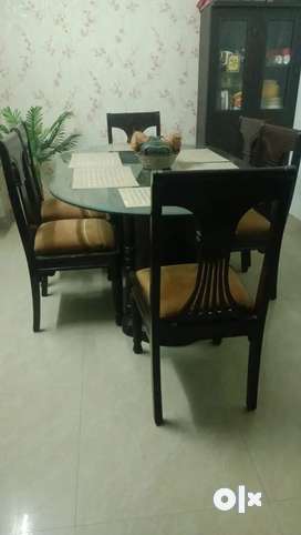 Olx par on sale dining table