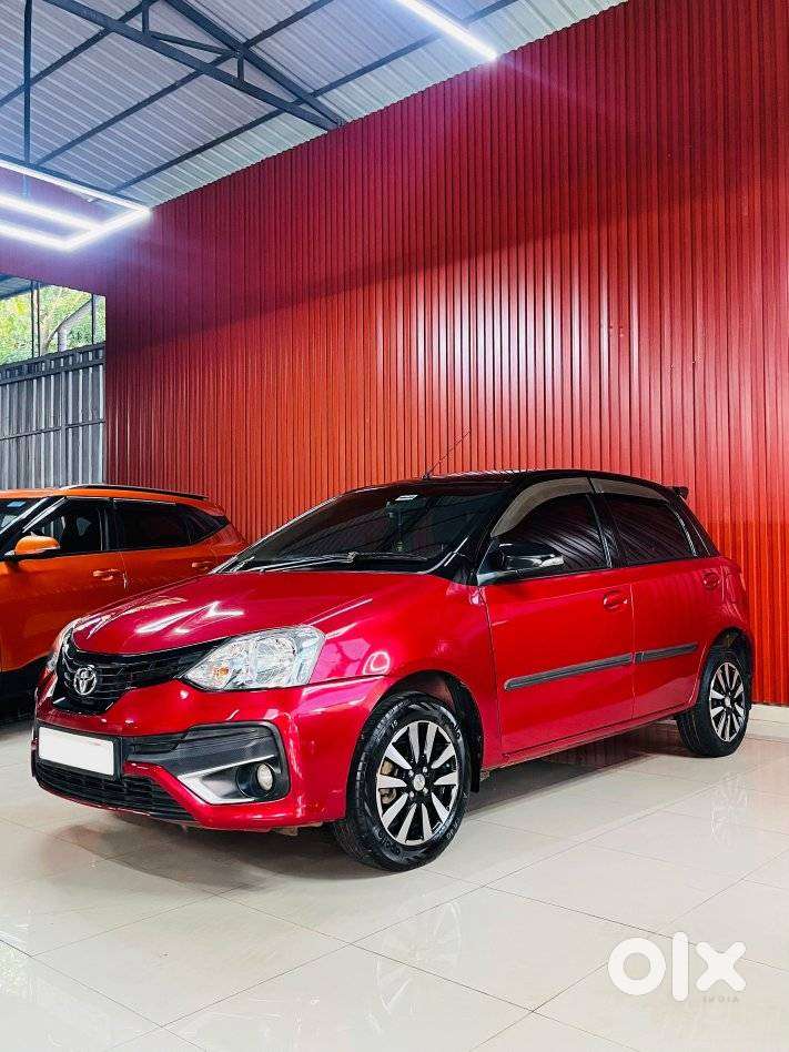 Toyota Etios Liva V Dual Tone, 2018, Petrol