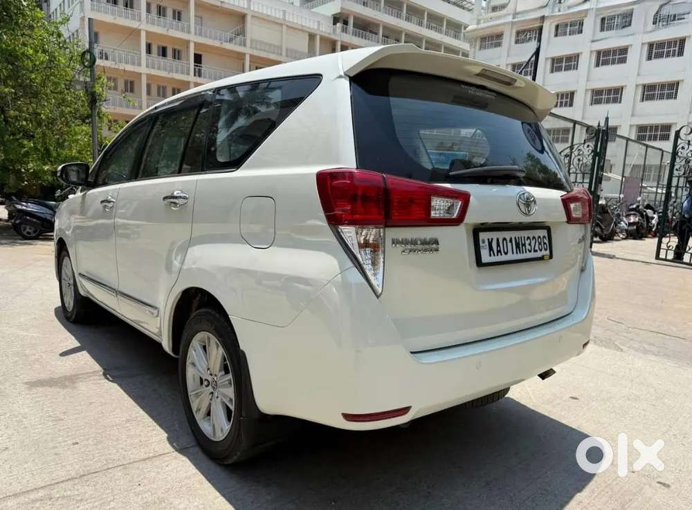 Innova Crysta 2.4 V Loaded Vehicle