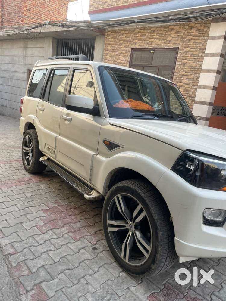 Mahindra Scorpio 2016 Diesel Manual Year