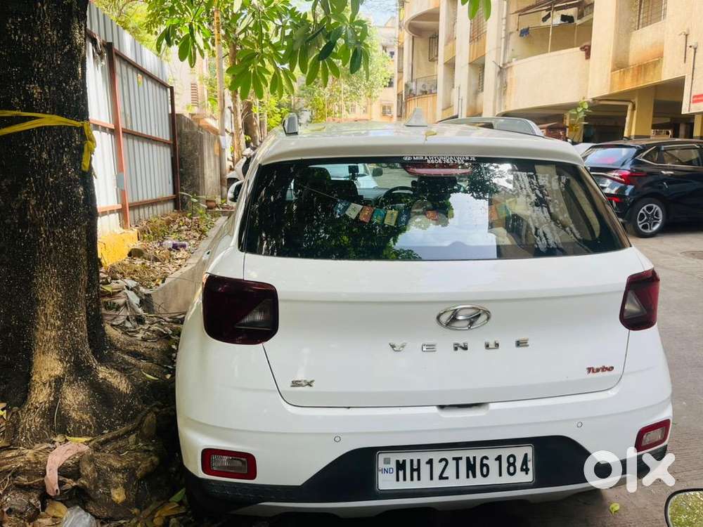 Hyundai Venue 2021 Petrol Well Maintained
