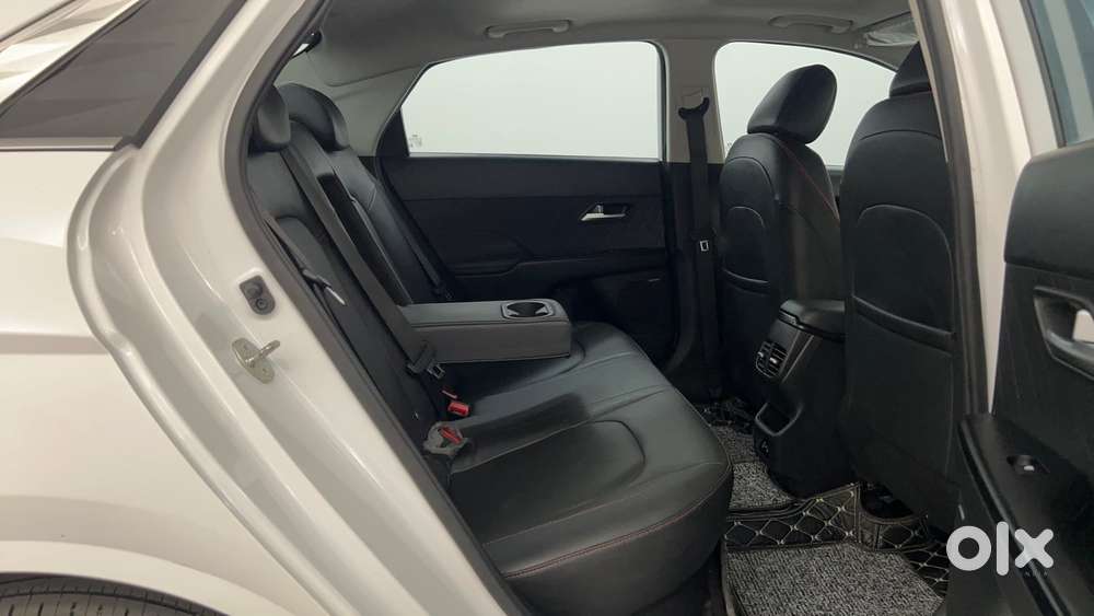 Hyundai Verna 1.5 Sx (o) Turbo Petrol Mt, 2023, Petrol
