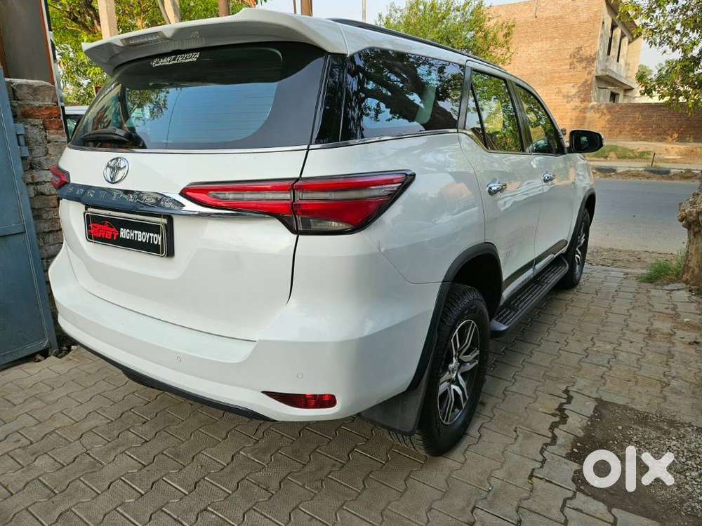 Toyota Fortuner [2021-ongoing] 2.8 2wd Diesel At, 2023, Diesel