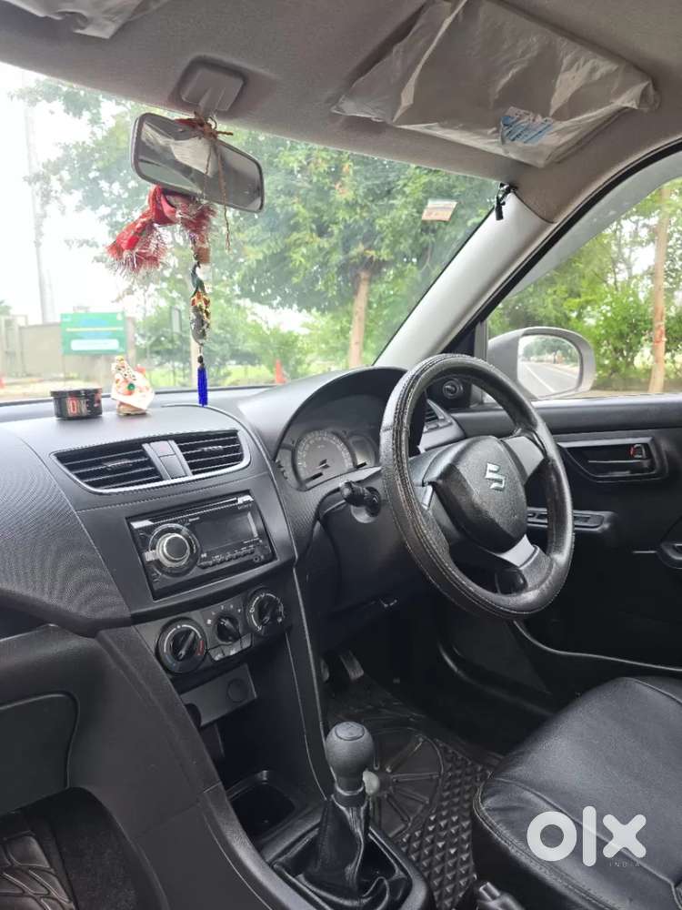 Maruti Suzuki Swift Lxi Optional-o, 2015, Petrol