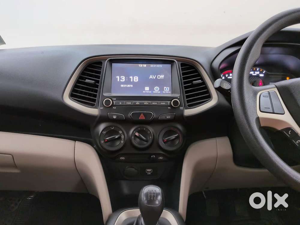 Hyundai Santro Asta, 2022, Petrol