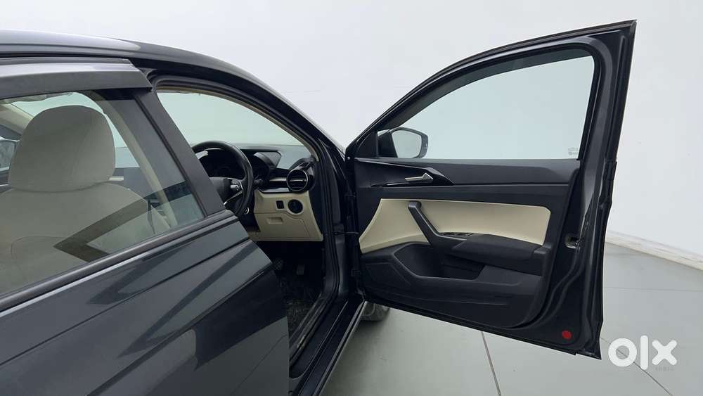 Skoda Slavia Ambition 1.0l Tsi Mt, 2022, Petrol