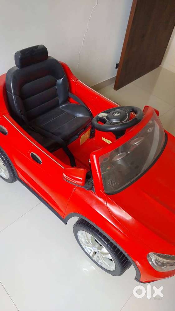 Mercedes-Benz GLA Kids Electric Ride-On Car  New Battery  Excellent - Photo 2