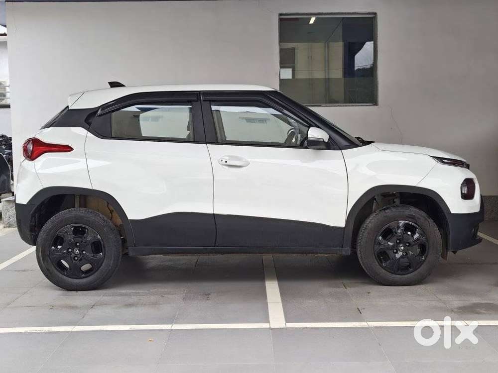 Tata Punch Accomplished, 2025, Petrol
