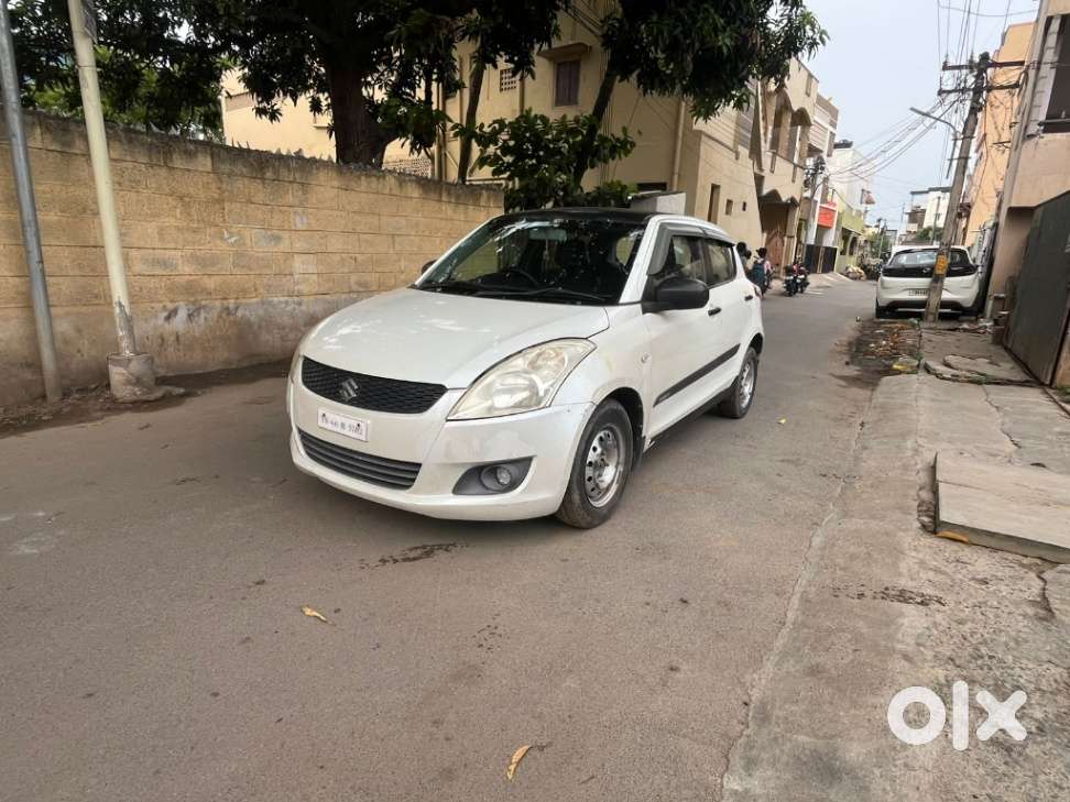 Maruti Suzuki Swift Vxi + Manual, 2012, Petrol