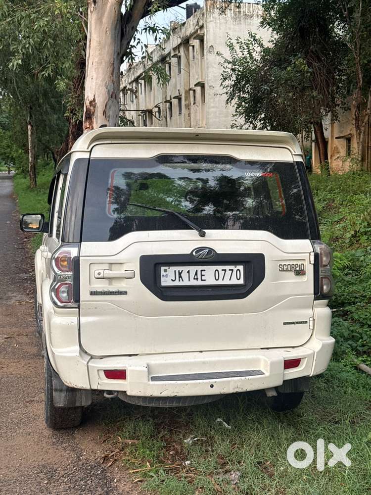Mahindra Scorpio S6 Plus Diesel 2017