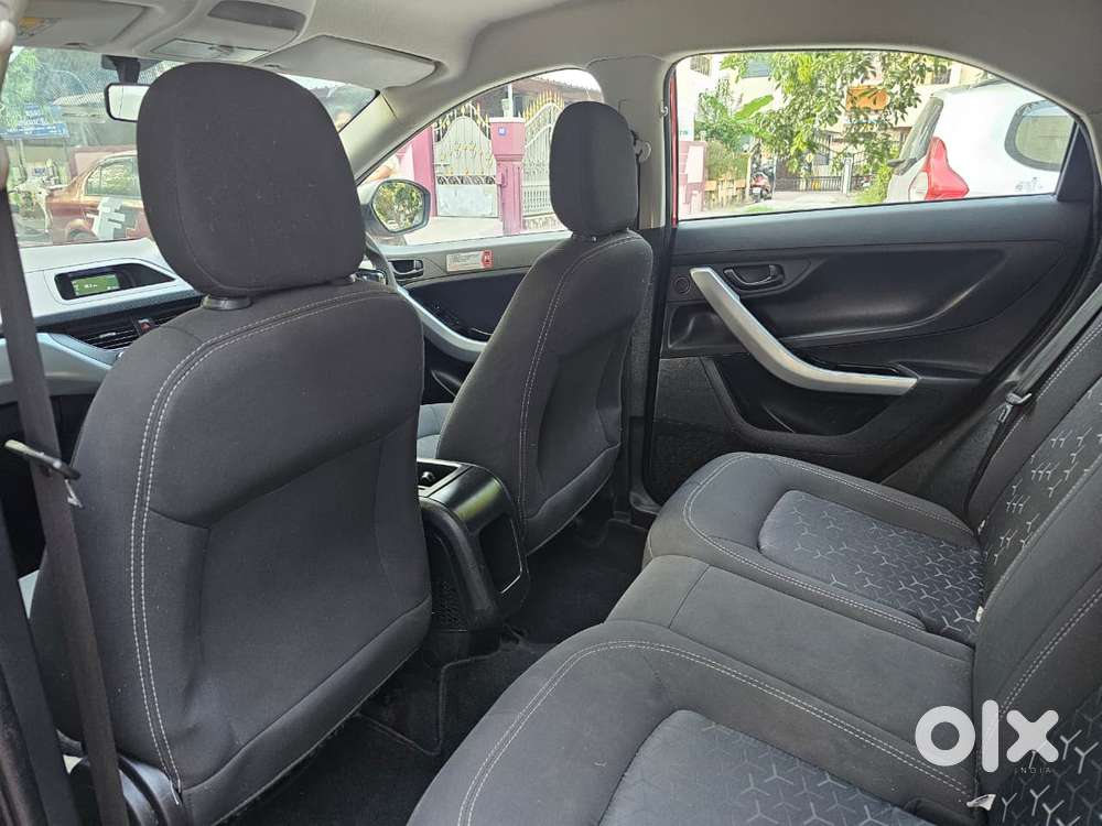 Tata Nexon 1.2 Revotron Xma Amt (s), 2022, Petrol