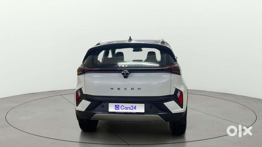 Tata Nexon Fearless Plus S Purple 1.5 Revotorq Diesel 6amt Dual Tone..