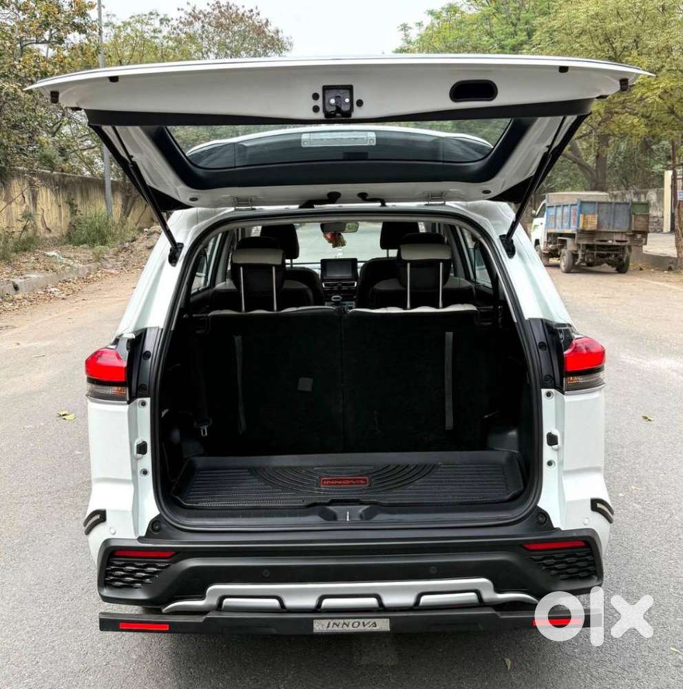 Toyota Innova Hycross 2.0 Vx Hybrid 7 Str, 2024, Petrol