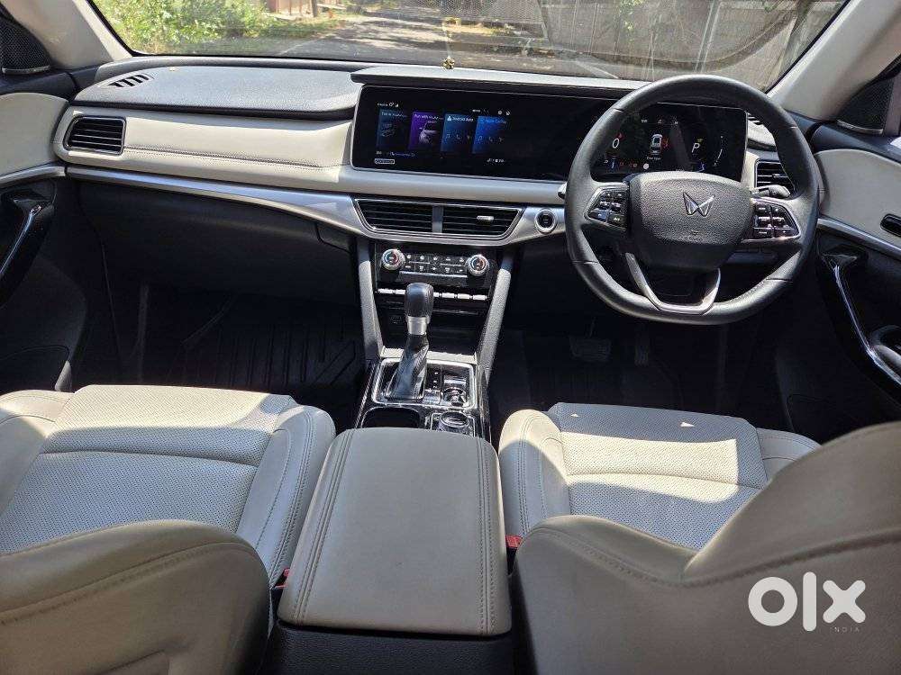 Mahindra Xuv700 2.2 Ax 7 Diesel At Luxury Pack Str, 2024, Diesel