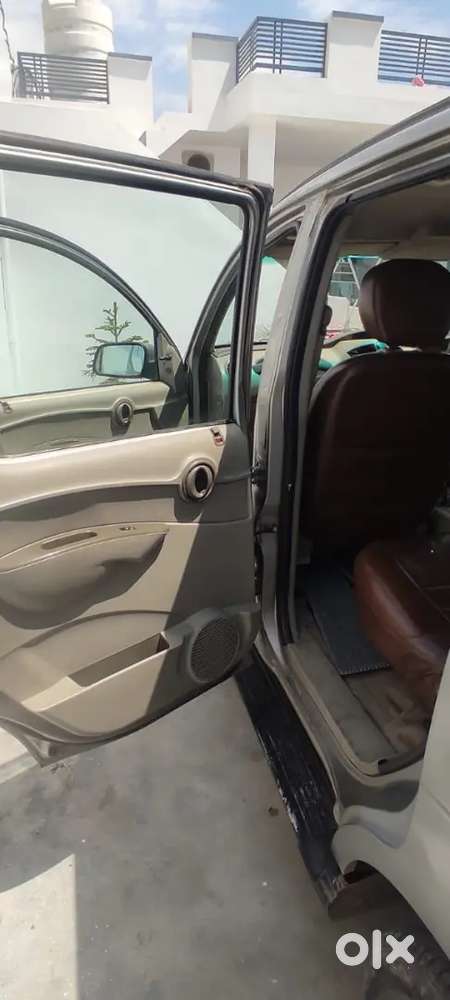 Mahindra Quanto Seven Seater