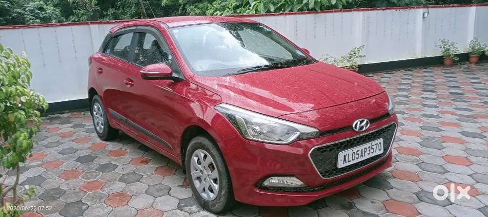 Titlehyundai I20 Sportz Petrol  64,000 Km  Company Maintained  Exce