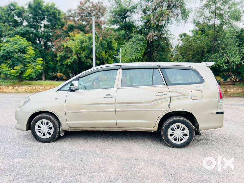 Toyota Innova 2.5 Gx 8 Str Bs-iii, 2011, Diesel