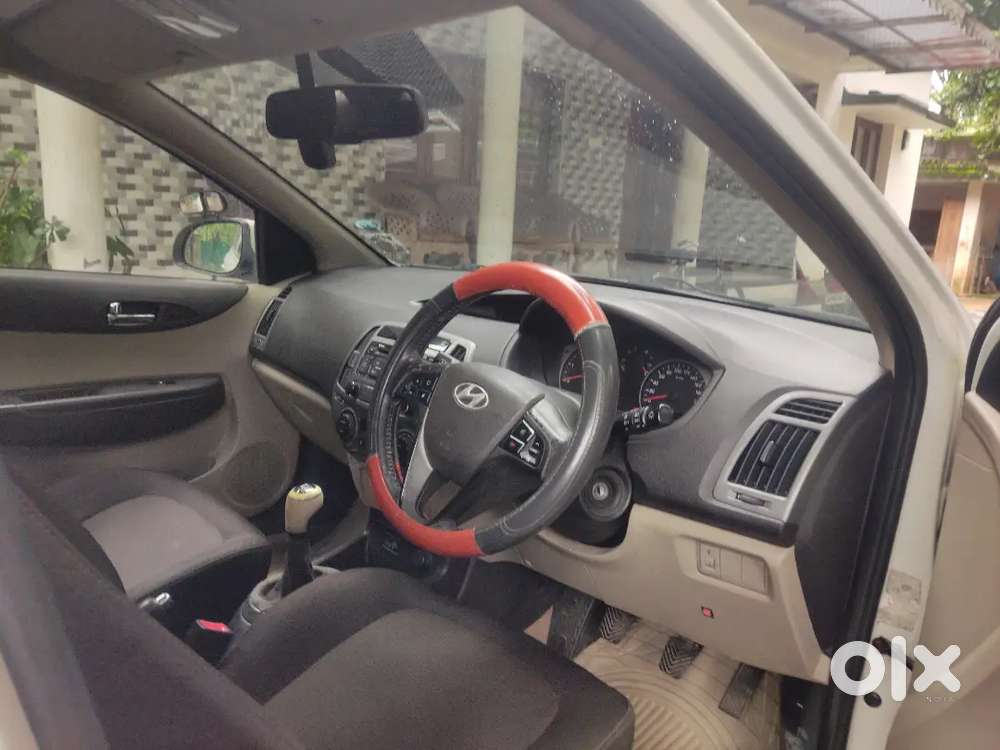 Hyundai I20 Sportz 2012