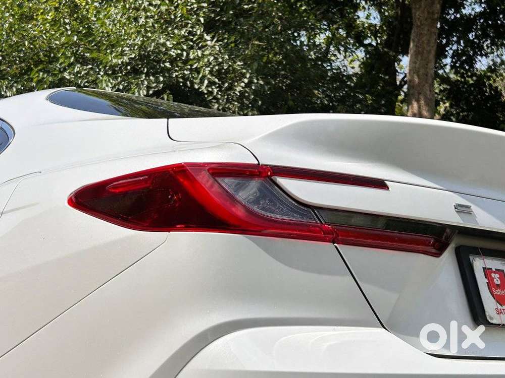 Toyota Camry Hybrid, 2025, Petrol